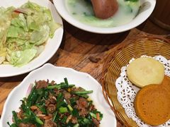 -老滇山寨•云南特色菜•地方菜•民族风情歌舞表演(金碧店)