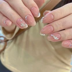 -LISSOM莉森 Nail ·美甲美睫原创定制店