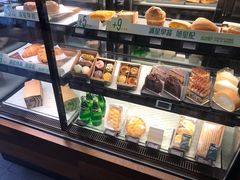 面包甜点陈列柜-星巴克(西安博乐里店)