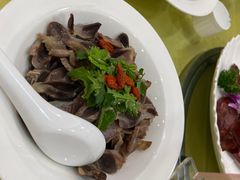 -山明水秀大饭店