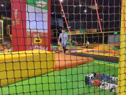 -蹦蹦跳跳(新奥购物中心店)