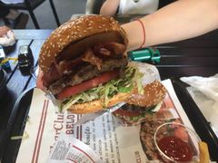 -The Habit Burger Grill 哈比特汉堡(爱琴海店)