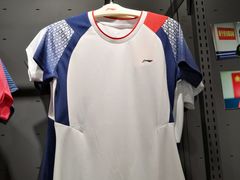 -YONEX苗江运动城(源深店)