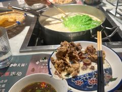 -尚尚仙·酸汤猪手·猪肚鸡火锅(华联万柳购物中心店)