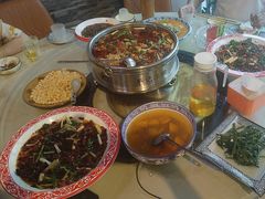 -牟记江湖重庆地标特色菜鱼蛋海鲜羊蝎子(巴南区黑金冠十多年好店)