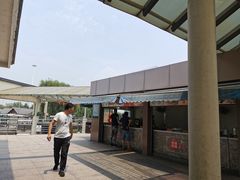 -平望服务区·停车场