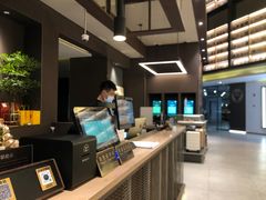 -上海虹桥中心爱琴海亚朵S酒店