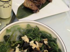 -刘姐啤酒鱼民族演艺餐厅(西街总店)