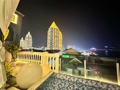 -芭黎人江景轻奢酒店(告庄西双景星光夜市店)