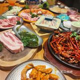哟！听说新开的这家韩式山葵烤肉店简直太火爆了！