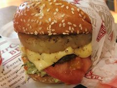 -The Habit Burger Grill 哈比特汉堡(复兴soho店)
