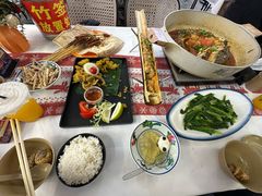-刘姐啤酒鱼民族演艺餐厅(西街总店)