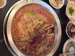 -沸炉重庆老火锅(军事博物馆店)