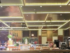 -大中华希尔顿酒店-念自助餐·嗨啤·小龙虾