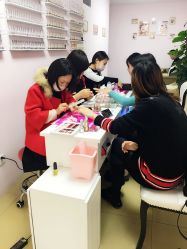 -吉吉靓甲美睫