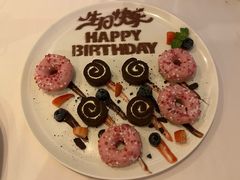 厨师精选蛋糕-WOLFGANG PUCK KITCHEN & BAR(迪士尼小镇店)