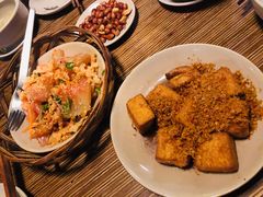 -Cau Go Vietnamese Cuisine