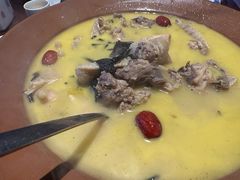 石耳土鸡锅-唐师傅湘西名菜馆(武陵路店)