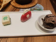 -必胜客(中大银泰店)
