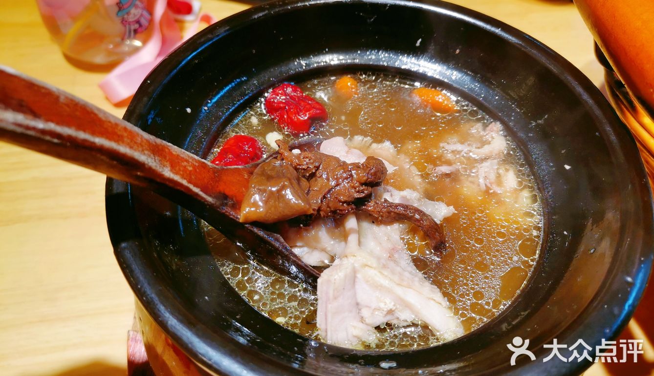 成都探店 | 川菜馆子 —— 有红鸡毛店