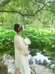 -一揽芳华汉服旗袍体验馆(拙政园店)