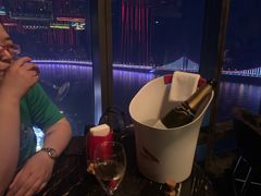 -大连君悦酒店 · VIVA(星海广场店)