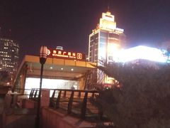 -人民广场(地铁站)