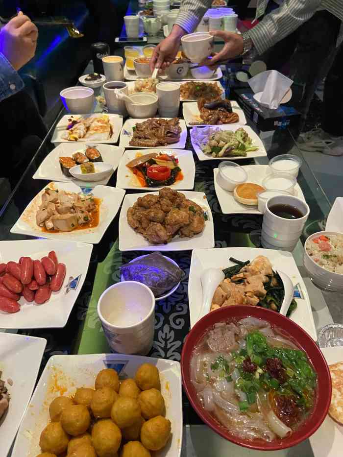 威趴ktv歌荟(南华店)-"自助差一点,以前不错,过年反而差好多.