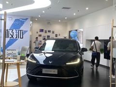 -ARCFOX极狐(世纪金源店)