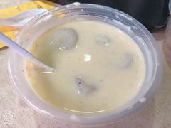 黑芝麻奶糊加汤圆-百花传统甜品店(原址店)