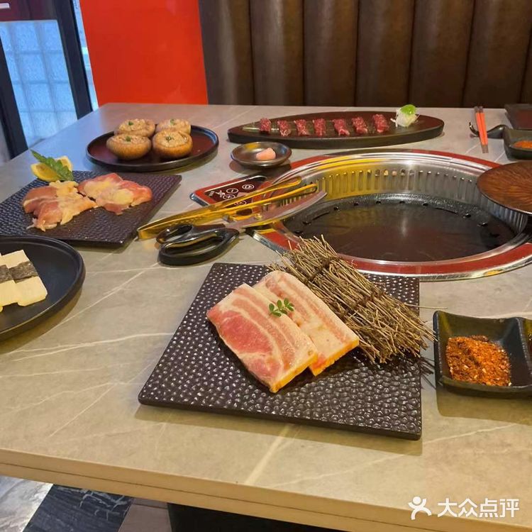 终于被我挖到一家宝藏烤肉店！！