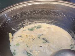 -陈大锅·岳阳鱼馆·地道岳阳菜(美食街店)