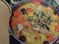 -晓彭肥肠鸡·泡椒鸡火锅(水木天地店)