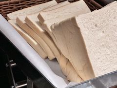 -杭州西湖艺联君亭酒店(黄龙体育中心地铁口店)
