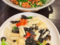 青椒炒莲藕带-花红徽菜(九华山青阳店)