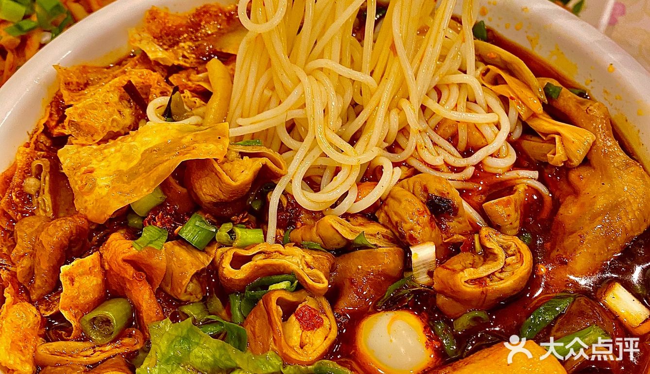 答应我流泪辣开花也要来吃的肥肠鸭掌螺蛳粉