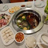 夜景区域的牛杂火锅