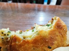 葱油饼-广慈小吃铺沪味佳饭堂