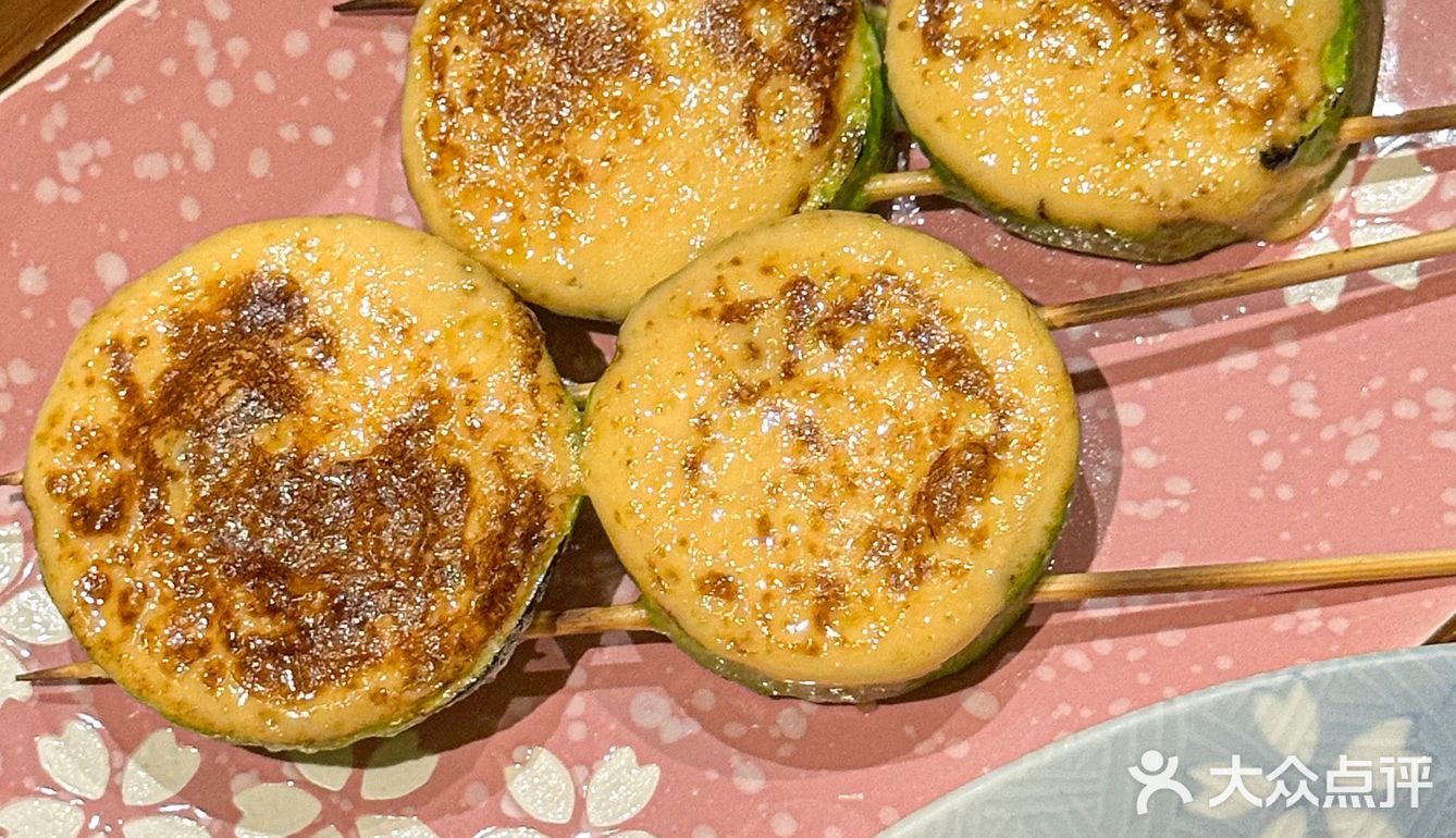 想要尝试正宗日本料理吗？南海大道有一家超级受欢迎的炭火烧居酒