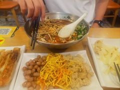 -八百里牛肉汤(盖饭·锅贴·万象城店)