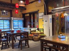 -富正毅三下锅·湘西韵味(天门山索道店)