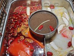 -巴渝瓦肆重庆鲜火锅(宝龙环湖店)