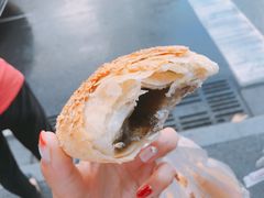 黑芝麻烧饼-朱记小郑酥烧饼(建康路店)
