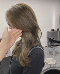 -MODEL'S HAIR