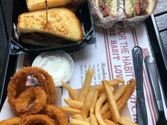 -The Habit Burger Grill 哈比特汉堡(爱琴海店)