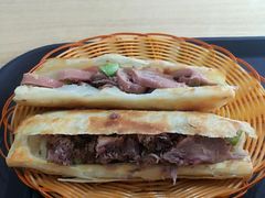 纯肉火烧-金诚张妈妈羊汤·驴肉火烧(旧宫佳和园店)