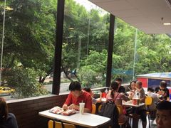 大堂-麦当劳(宝山大厦店)