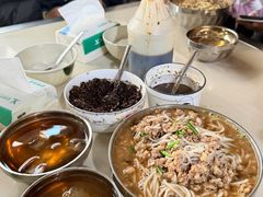 -正宗杨记普洱酸醋米线(总店)