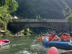 -安吉龙王山峡谷漂流