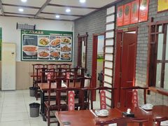 -湖南人家湘菜馆(镇江路店)